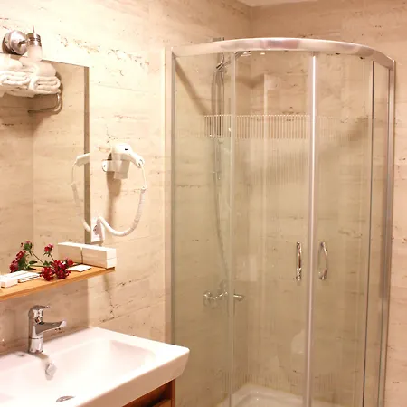 Imerhan Hotel 3*